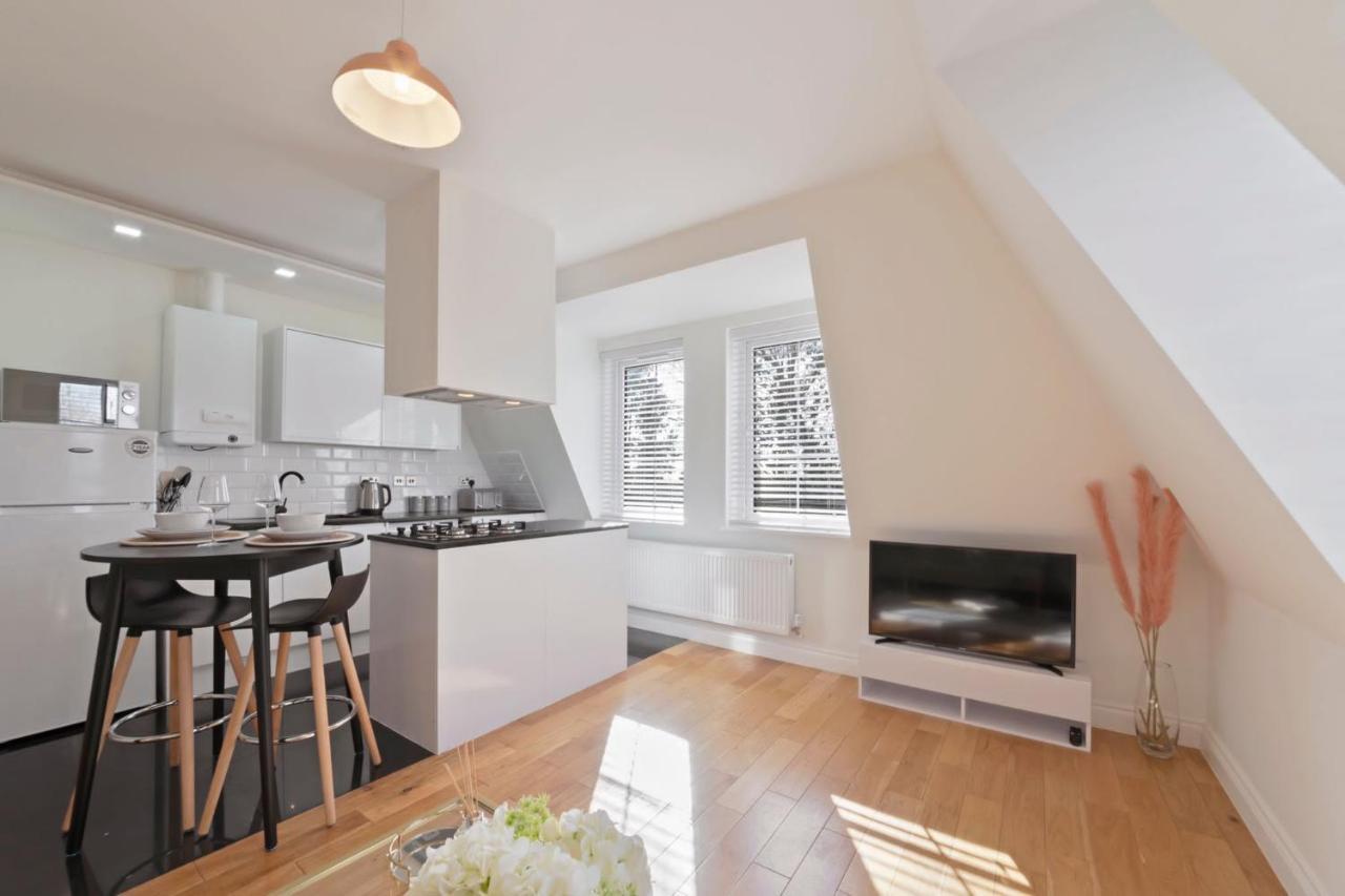 Spacious One Bed Loft Apartment Birchanger Экстерьер фото